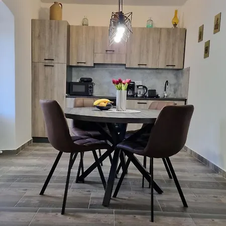 Meli In Village Apartment Brusje