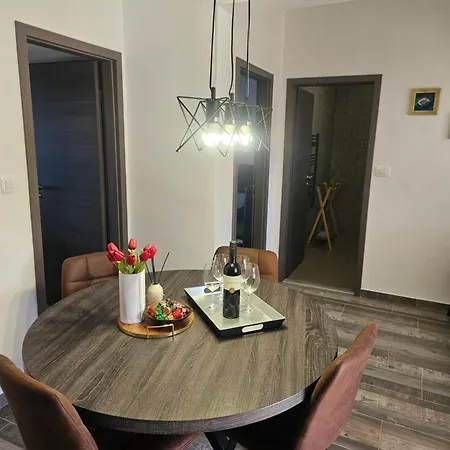 Meli In Village Apartment Brusje