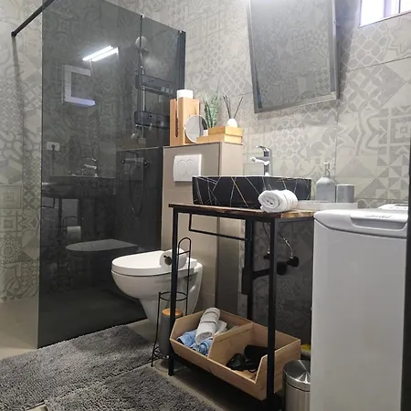 Meli In Village Apartment