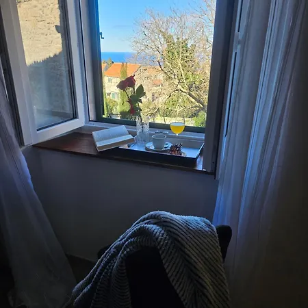 Meli In Village Brusje