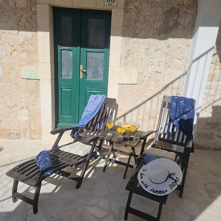 Meli In Village * Brusje